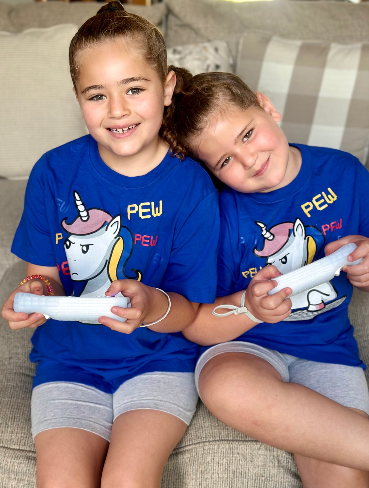 Licorne jouant au jeu vidéo Enfants T-shirt unisexe